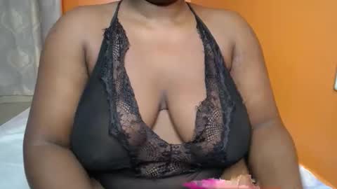 lomyenom56 online show from May 12, 2026, 5:21 pm