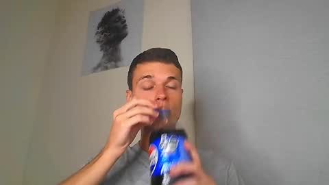 london_tomy online show from April 9, 2026, 3:39 am