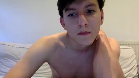 Snapshot of londonboy405 chatting on February 26, 2025, 5:28 pm londonboy405 online show from February 26, 2025, 5:28 pm
