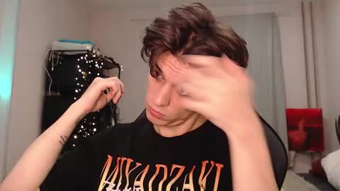 PVT AND MENU ACTIVE online show from September 23, 2025, 4:32 pm