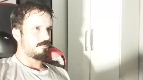 Snapshot of lookaz4010 chatting on February 17, 2025, 6:37 pm Lucas online show from February 17, 2025, 6:37 pm