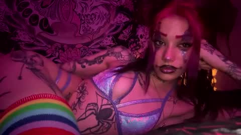 lookingforlona online show from October 4, 2025, 3:26 am