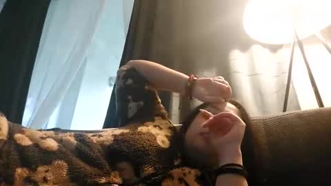 loolaunshaved online show from October 27, 2025, 3:27 pm