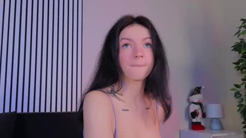 Luna online show from November 27, 2025, 8:22 pm