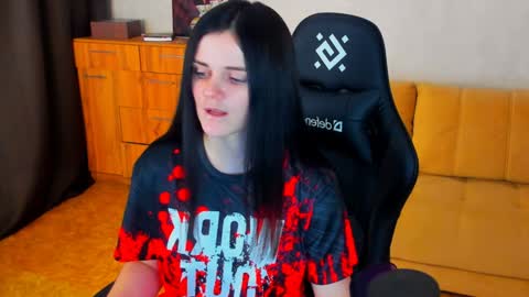 Snapshot of lora_cain chatting on January 13, 2025, 8:58 pm Lora Cain online show from January 13, 2025, 8:58 pm