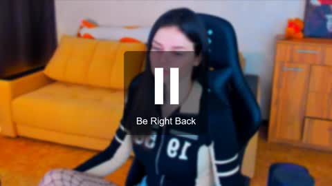 Snapshot of lora_cain chatting on January 17, 2025, 5:21 am Lora Cain online show from January 17, 2025, 5:21 am