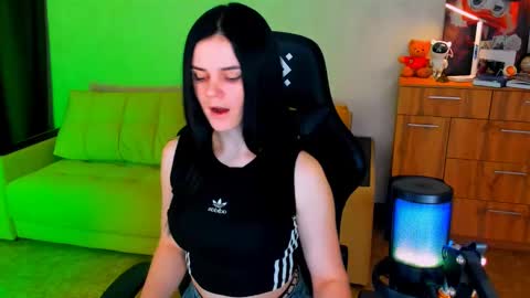 Snapshot of lora_cain chatting on February 11, 2025, 4:56 pm Lora Cain online show from February 11, 2025, 4:56 pm