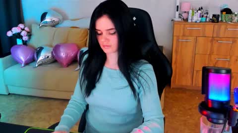 Snapshot of lora_cain chatting on February 25, 2025, 7:25 pm Lora Cain online show from February 25, 2025, 7:25 pm