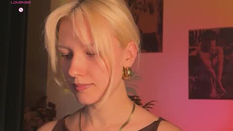Lora heil online show from September 13, 2025, 4:07 pm