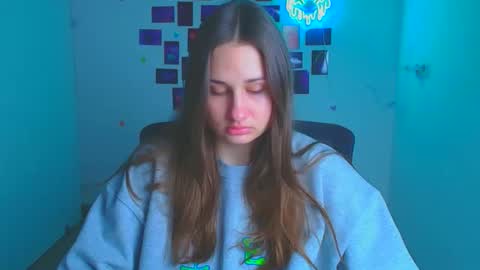 Lora online show from April 3, 2026, 5:16 am