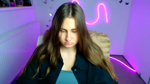Snapshot of lora_kisses chatting on June 27, 2026, 5:23 am Lora online show from June 27, 2026, 5:23 am