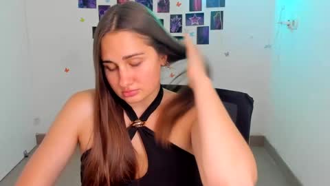 Snapshot of lora_kisses chatting on July 20, 2026, 10:39 am Lora online show from July 20, 2026, 10:39 am