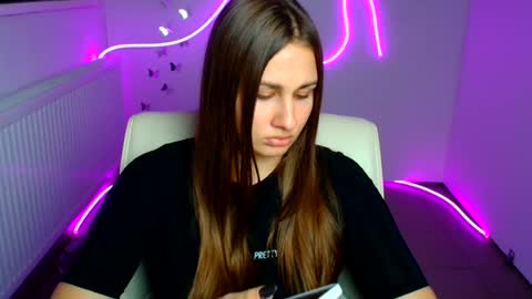 Snapshot of lora_kisses chatting on July 24, 2026, 6:11 am Lora online show from July 24, 2026, 6:11 am