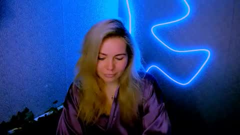 Lora online show from February 16, 2026, 3:02 am