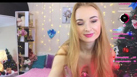 LoraColins online show from January 3, 2025, 7:18 pm