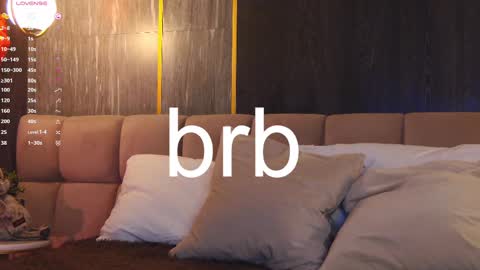 Snapshot of loraineluff chatting on March 6, 2025, 5:33 pm Loraine online show from March 6, 2025, 5:33 pm