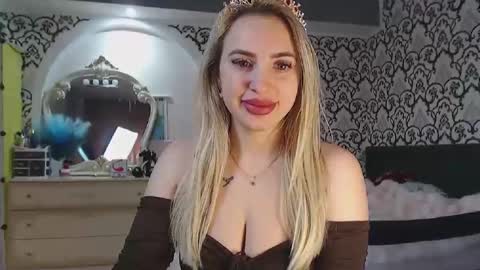 Queen LoraSinClare online show from February 10, 2026, 8:29 am