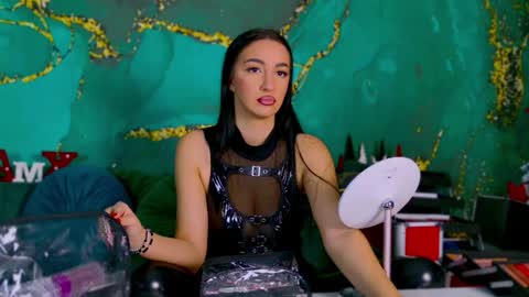 Snapshot of lorawarnner chatting on December 19, 2024, 4:02 pm Miss online show from December 19, 2024, 4:02 pm