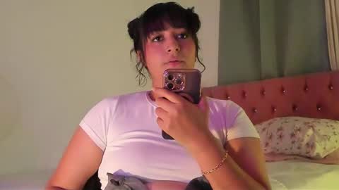 lore_rey online show from December 17, 2025, 2:50 am