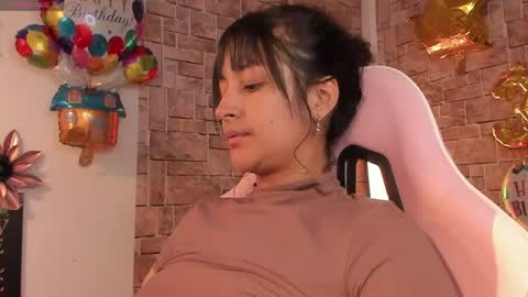 lore_rey online show from April 20, 2026, 1:52 am