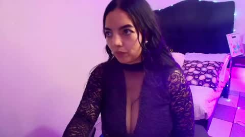 Snapshot of loren_44tits chatting on May 24, 2026, 1:21 am Loren online show from May 24, 2026, 1:21 am
