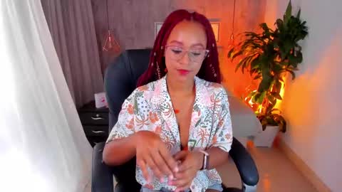 Snapshot of lorena_vieira_ chatting on December 7, 2024, 8:49 pm Lorena Vieira  online show from December 7, 2024, 8:49 pm