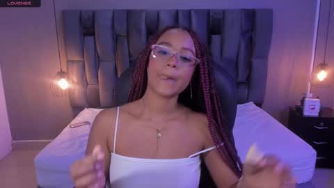 Snapshot of lorena_vieira_ chatting on February 27, 2025, 5:58 pm Lorena Vieira  online show from February 27, 2025, 5:58 pm