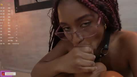 Snapshot of lorena_vieira_ chatting on March 2, 2025, 12:31 am Lorena Vieira  online show from March 2, 2025, 12:31 am