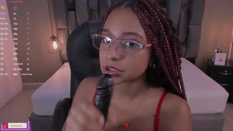 Snapshot of lorena_vieira_ chatting on March 5, 2025, 5:08 pm Lorena Vieira  online show from March 5, 2025, 5:08 pm