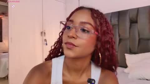 Snapshot of lorena_vieira_ chatting on September 23, 2025, 8:23 pm Lorena Vieira  online show from September 23, 2025, 8:23 pm