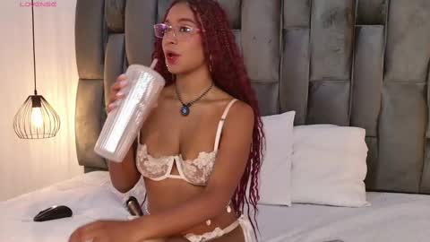 Snapshot of lorena_vieira_ chatting on September 29, 2025, 12:16 am Lorena Vieira  online show from September 29, 2025, 12:16 am