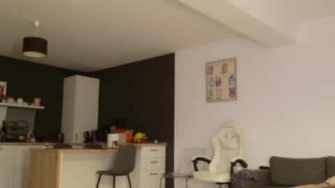 Amelia online show from September 9, 2025, 7:13 pm