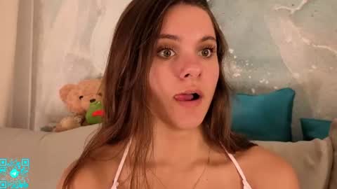 Snapshot of lorettadunnelli chatting on July 19, 2026, 5:05 pm Chloe for Fan BlackHole online show from July 19, 2026, 5:05 pm
