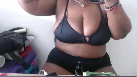 Snapshot of loretybighot chatting on December 28, 2024, 2:10 pm loretybighot online show from December 28, 2024, 2:10 pm