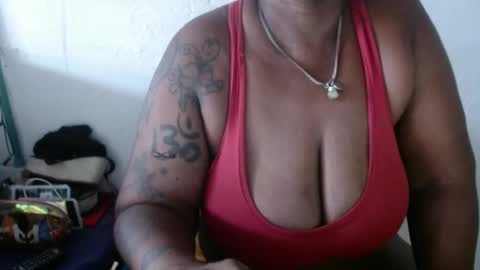 Snapshot of loretybighot chatting on January 8, 2025, 12:47 pm loretybighot online show from January 8, 2025, 12:47 pm