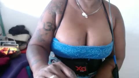 Snapshot of loretybighot chatting on January 9, 2025, 12:30 pm loretybighot online show from January 9, 2025, 12:30 pm