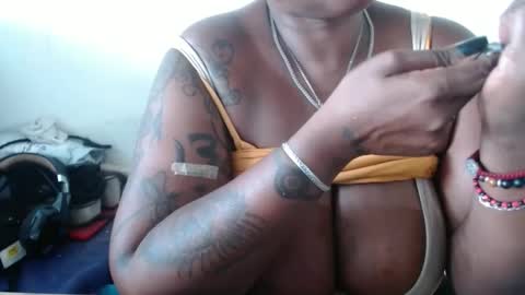 Snapshot of loretybighot chatting on January 28, 2025, 6:39 pm loretybighot online show from January 28, 2025, 6:39 pm