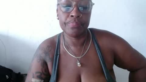 Snapshot of loretybighot chatting on February 2, 2025, 12:57 pm loretybighot online show from February 2, 2025, 12:57 pm
