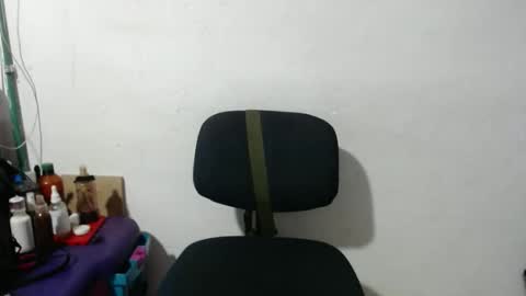 Snapshot of loretybighot chatting on February 27, 2025, 12:02 pm loretybighot online show from February 27, 2025, 12:02 pm