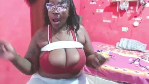 Snapshot of loretybighot chatting on September 27, 2025, 2:22 pm loretybighot online show from September 27, 2025, 2:22 pm