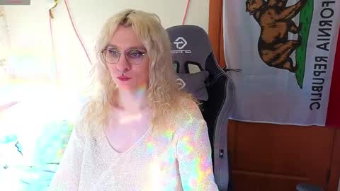 Lori -----------------------------------    online show from April 10, 2026, 2:11 pm