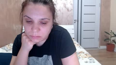 LorraGrey online show from April 1, 2026, 7:33 pm