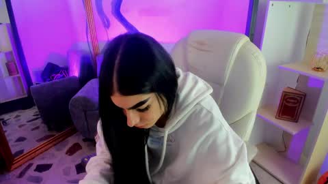 Snapshot of lorrainehunter chatting on April 27, 2026, 12:58 pm Lorraine online show from April 27, 2026, 12:58 pm