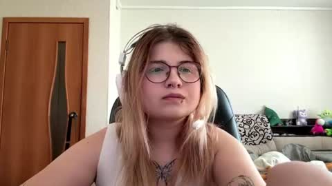 Snapshot of lorrainepurkiss chatting on June 15, 2026, 6:59 am Stasha online show from June 15, 2026, 6:59 am