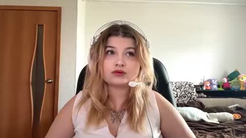 Snapshot of lorrainepurkiss chatting on July 14, 2026, 2:05 am Stasha online show from July 14, 2026, 2:05 am