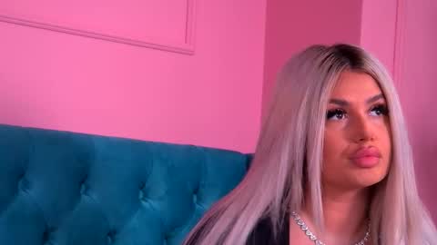 Snapshot of lorryskye chatting on November 21, 2025, 4:44 am Lorry online show from November 21, 2025, 4:44 am