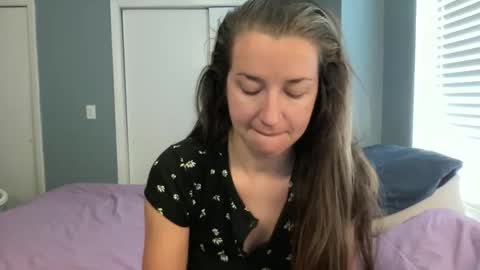 Snapshot of lothlori chatting on May 6, 2026, 12:43 pm lothlori online show from May 6, 2026, 12:43 pm