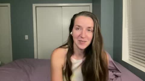 Snapshot of lothlori chatting on May 7, 2026, 12:49 am lothlori online show from May 7, 2026, 12:49 am
