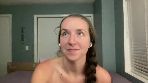 Snapshot of lothlori chatting on May 16, 2026, 12:40 am lothlori online show from May 16, 2026, 12:40 am