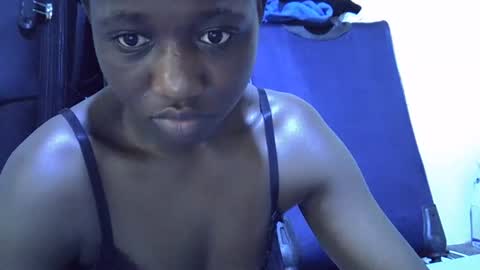 lotty_lavilla online show from October 21, 2025, 7:09 am